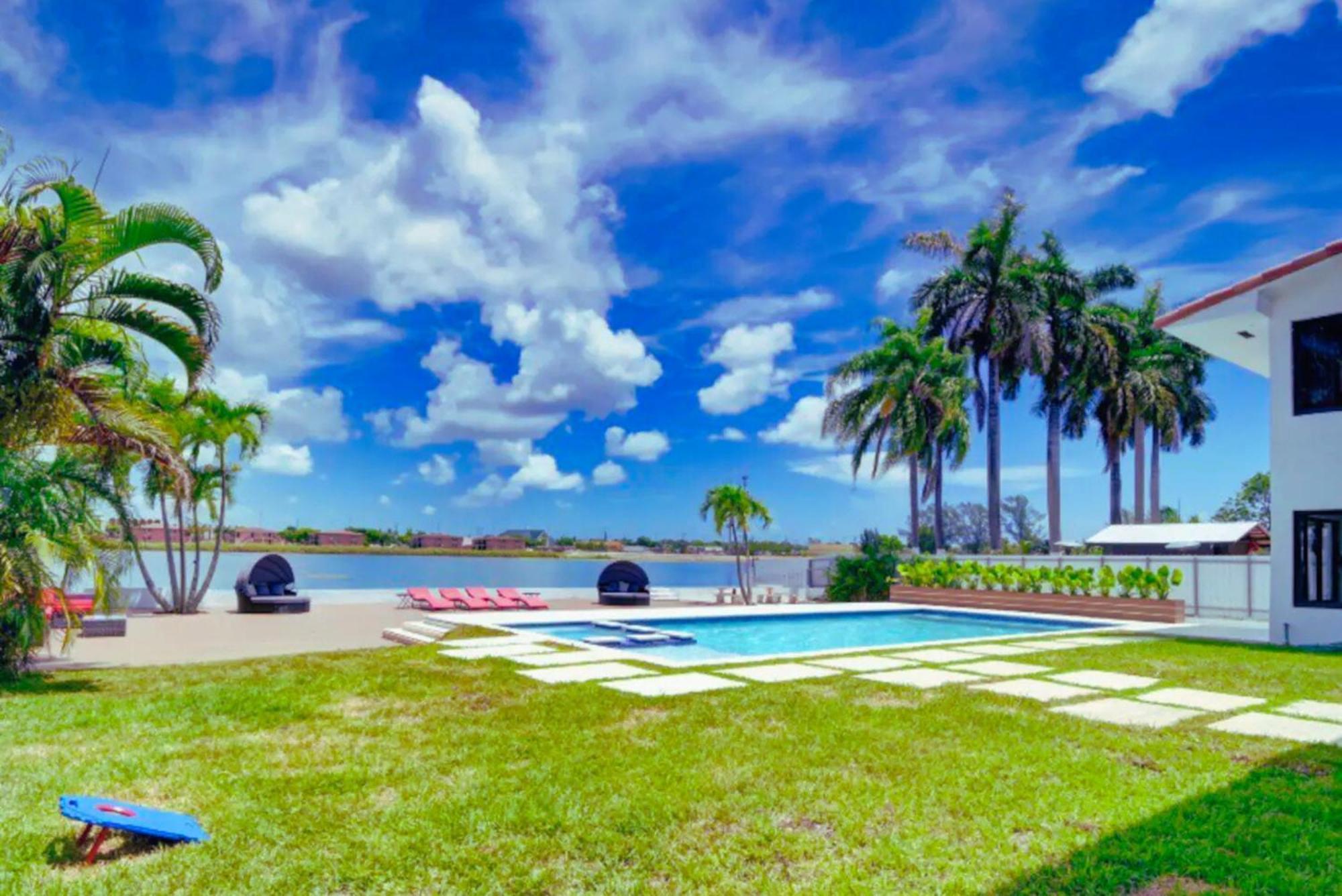 Luxe Waterfront Mansion W Private Nightclub, Cinema, Game Room, Gym & Pool Miami Dış mekan fotoğraf