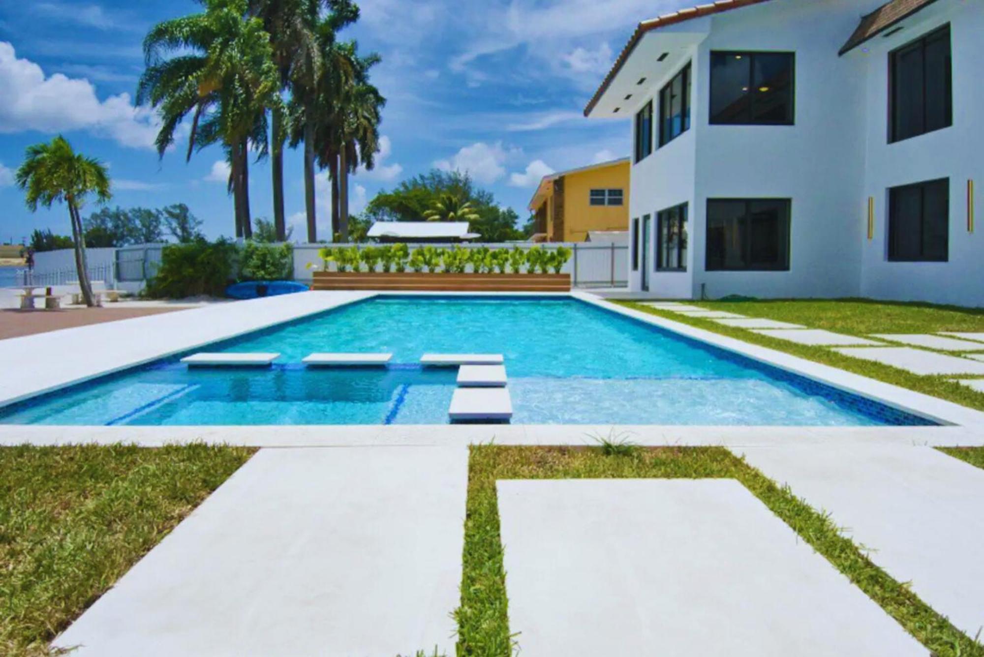 Luxe Waterfront Mansion W Private Nightclub, Cinema, Game Room, Gym & Pool Miami Dış mekan fotoğraf